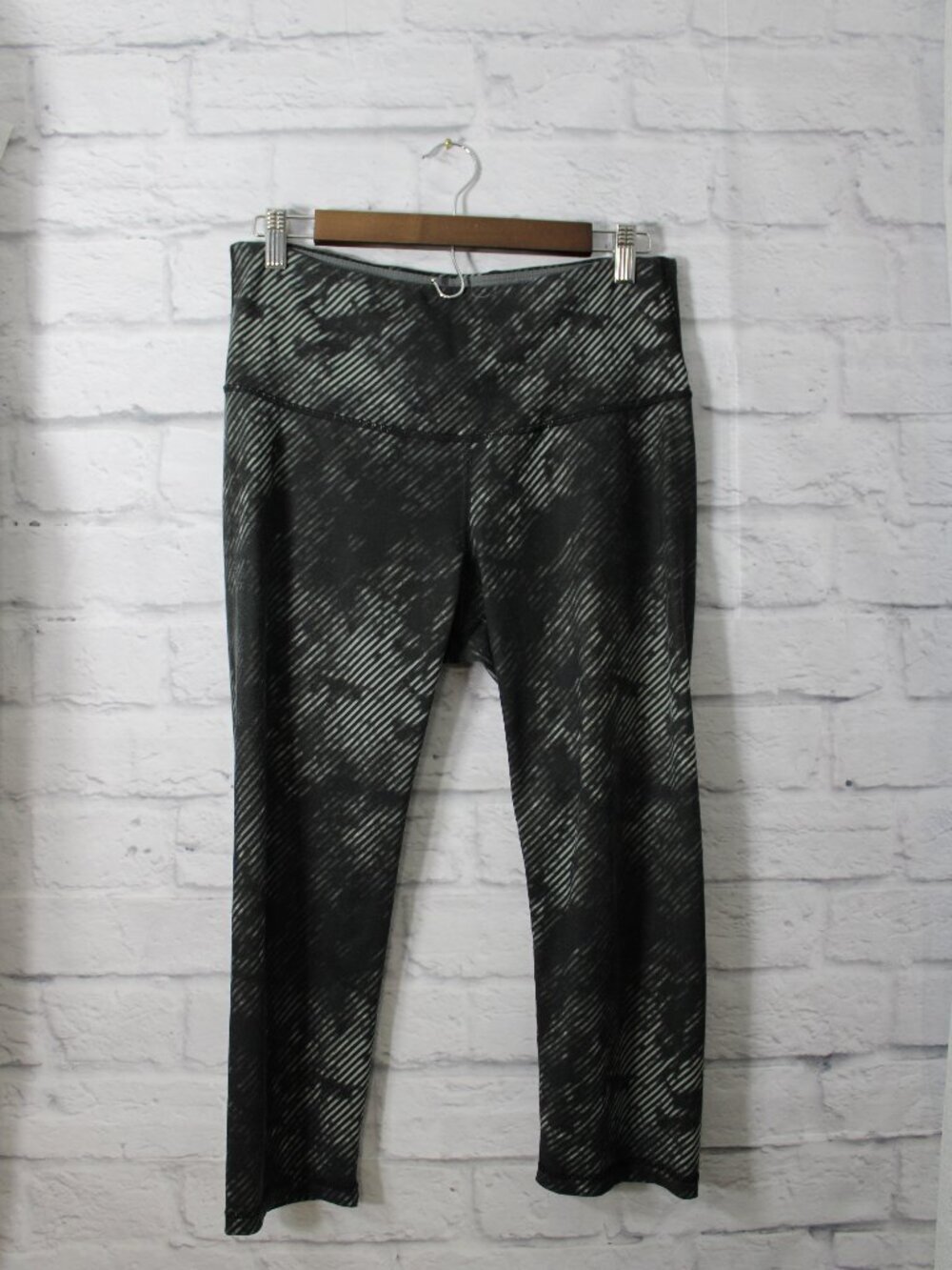Old Navy Large Cropped Pull On Activewear Leggings Abstract Casual Gym Yoga